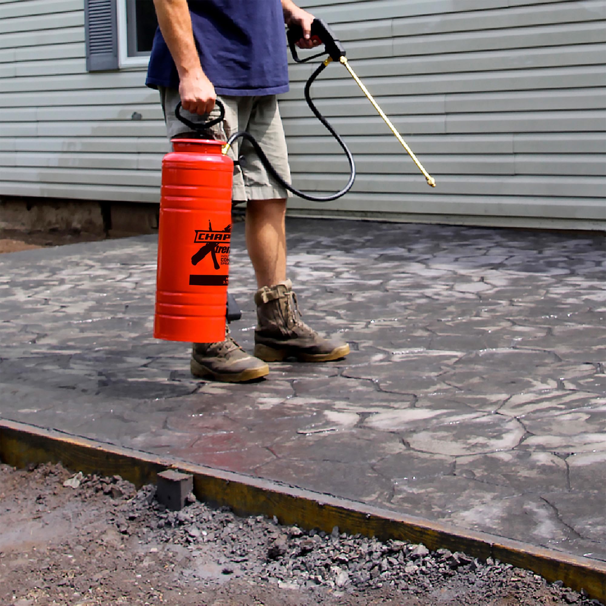 Chapin 19049: Made in USA 3.5-Gallon Xtreme Tri-Poxy Industrial Open Head Sprayer for Professional Concrete Applications, Form Oils, Construction with All Brass Components, Red - Image 6