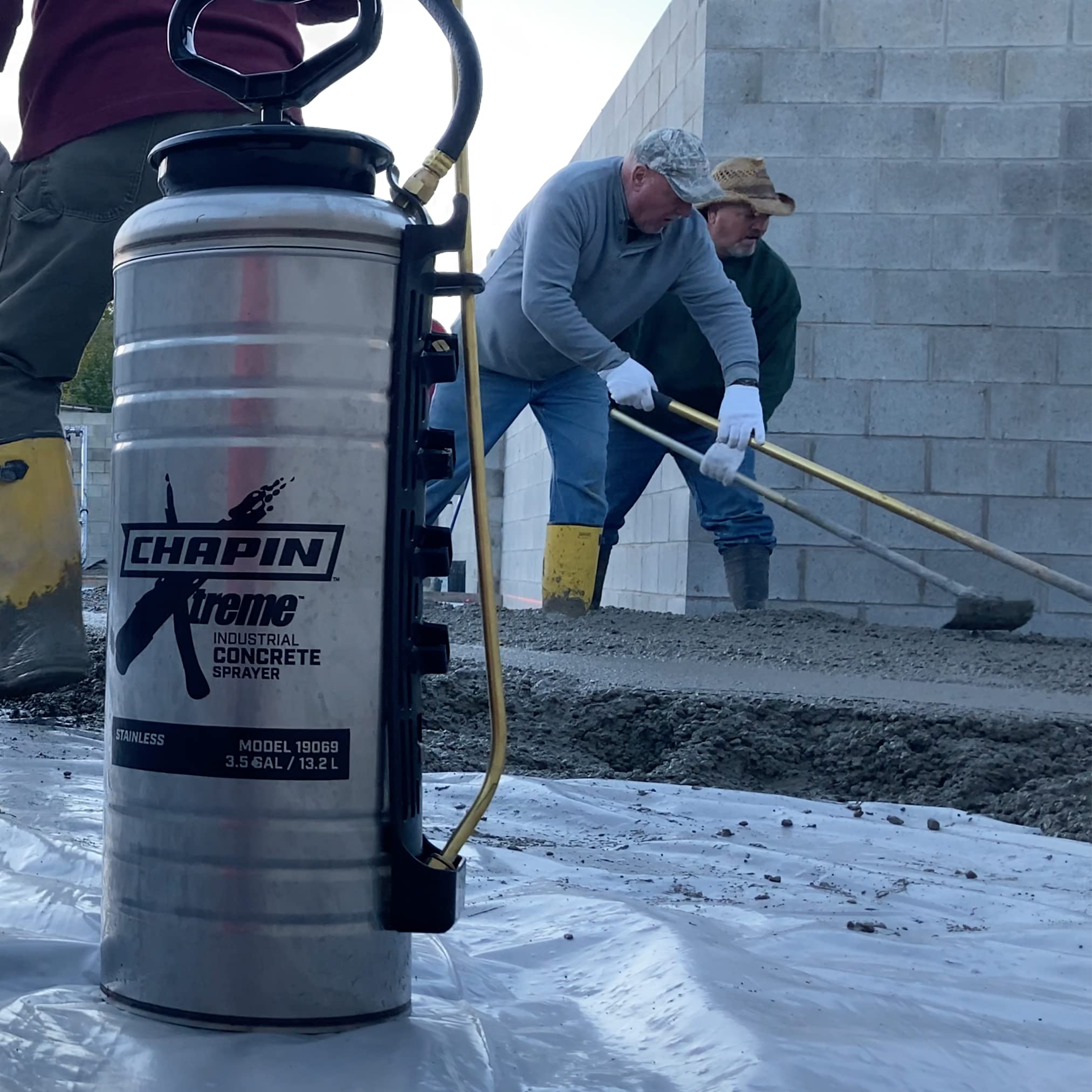 Chapin 19069 Made in The USA 3.5 Gallon Xtreme Industrial Stainless Steel Concrete, with Brass Pump/Wand/Nozzle, Stainless - Image 7